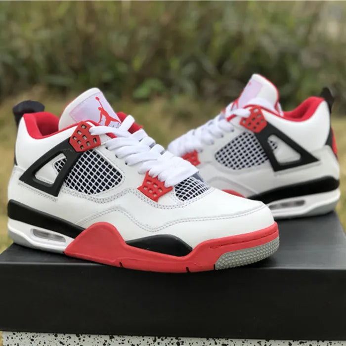 JORDAN 4 RETRO